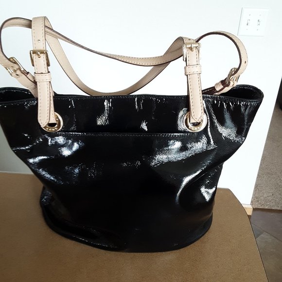 Michael Kors Black Patent Leather Shoulder Bag - Picture 2 of 4
